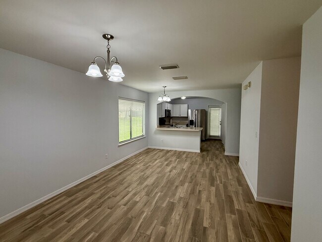 Building Photo - 622 Briar Way Ln