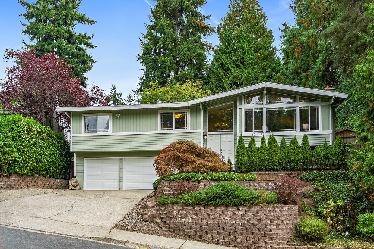 12112 107th Ave NE, Kirkland, WA 98034 House for Rent in Kirkland, WA