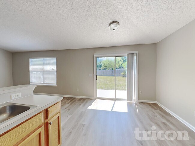 Foto del edificio - 500 Prosperity Lake Dr