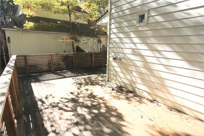 Foto del edificio - Home available now!