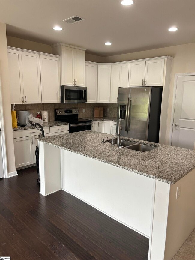 Building Photo - 129 Middleby Way