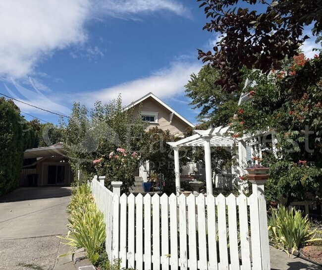 Foto del edificio - Three Bedroom, Two Bathroom House Near Sha...