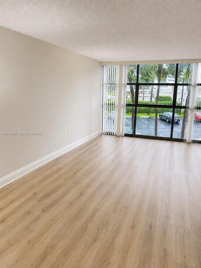 Foto del edificio - 600 Parkview Dr