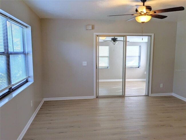 Foto del edificio - 681 N Wellington Dr