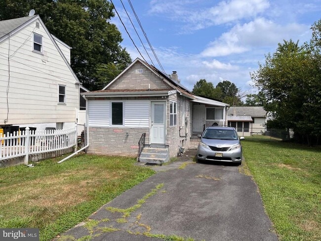 Building Photo - 112 Hazelhurst Ave