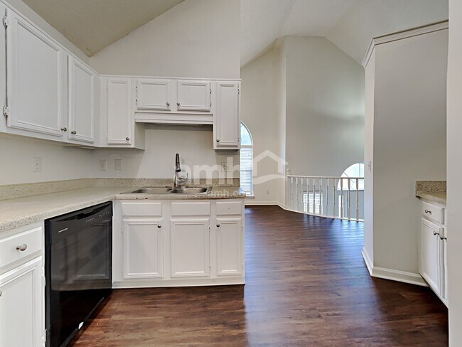 Foto del edificio - 652 Settlers Ridge Ln
