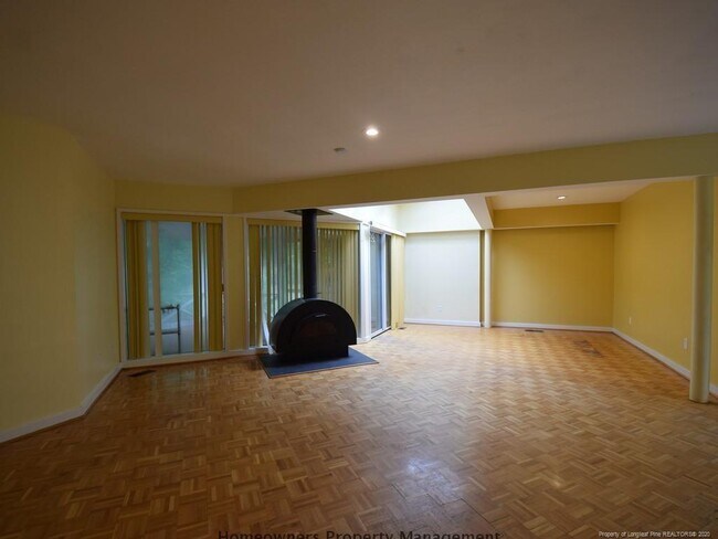 Building Photo - 611 Argyll Rd