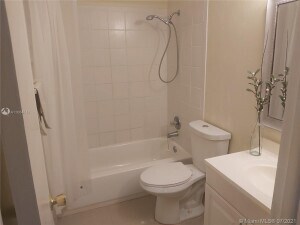 Foto del edificio - 3930 Crystal Lake Dr