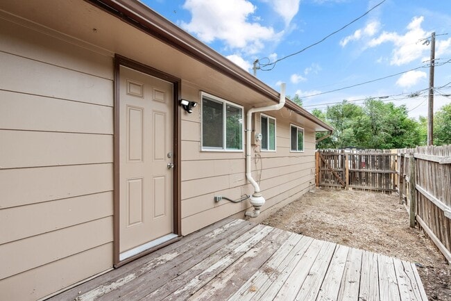 Building Photo - 7185 Alegre Cir
