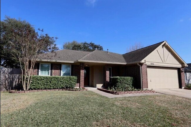 Foto del edificio - 15815 Pilgrim Hall Dr