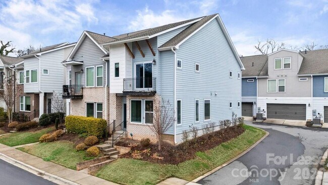 Foto del edificio - 1515 Hidden Falls Rd