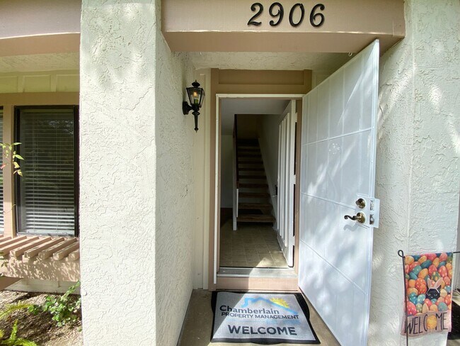 Foto del edificio - Beautiful 4BR/2.5BA Condo in Tanglewood!!!