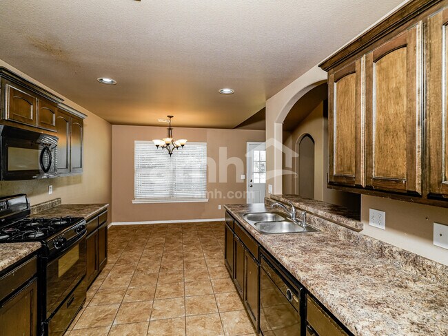 Foto del edificio - 11078 N 114th E Ave