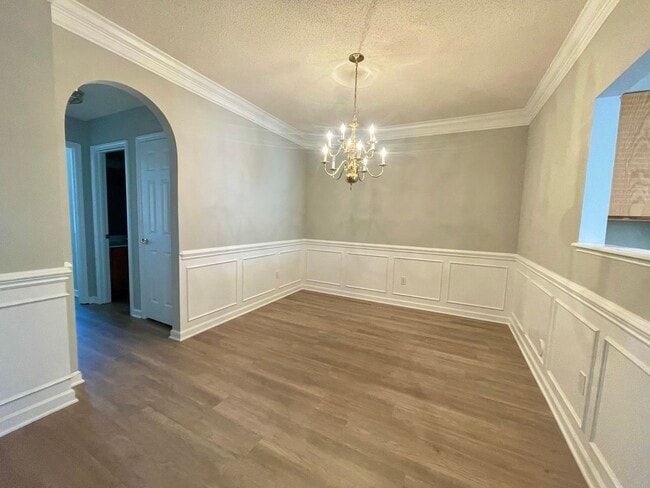 Building Photo - Spacious 2 Bedroom in Great Community!