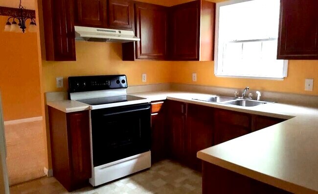 Building Photo - 308 Smokey Ct