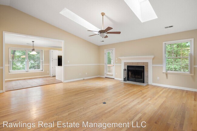 Building Photo - 3 br, 2 bath House - 302 Springfield Court