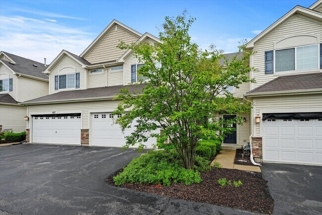 Foto del edificio - 2-bed/2.5-bath Townhouse in Round Lake