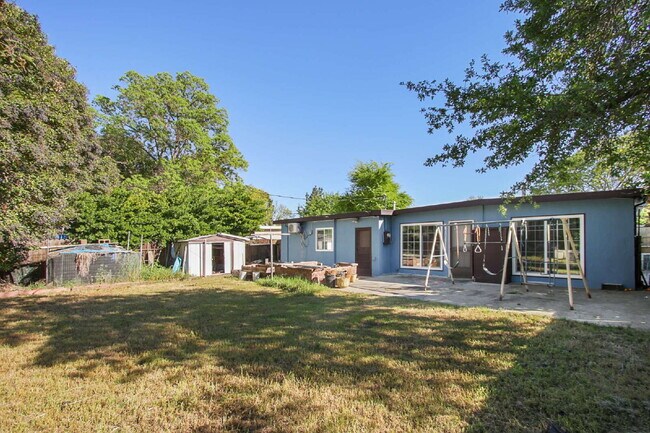 Building Photo - Available Now or Fall. Old East Davis Rental with Spacious Yard, Bonus Room & Easy Bike Access to...