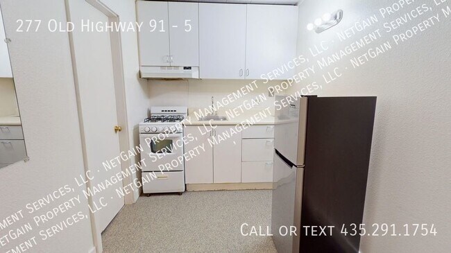 Building Photo - Recently Updated Parowan Studio Apartment