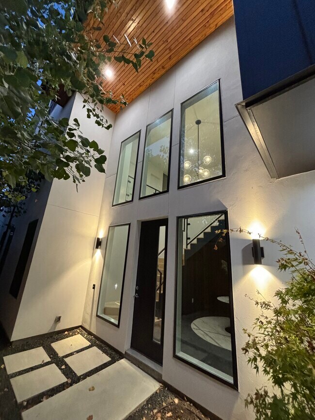 Foto del edificio - 5621 Winton St