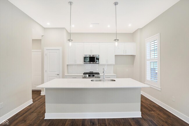 Building Photo - 526 Gilder Dr