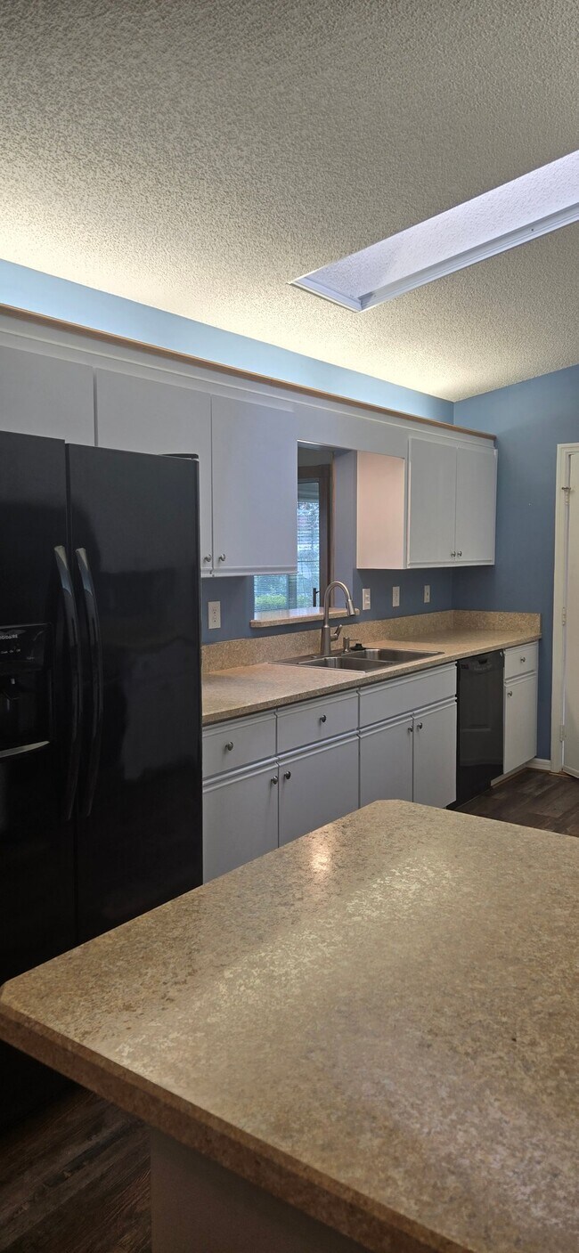 Building Photo - 9499 SE 174th Loop