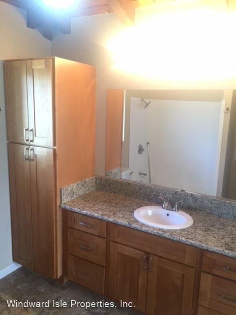 Building Photo - 1 br, 1 bath Apartment - 372 Auwinala Rd.