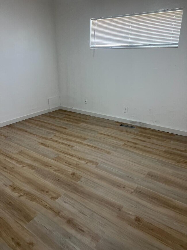 Foto del edificio - 622 S 1000 W
