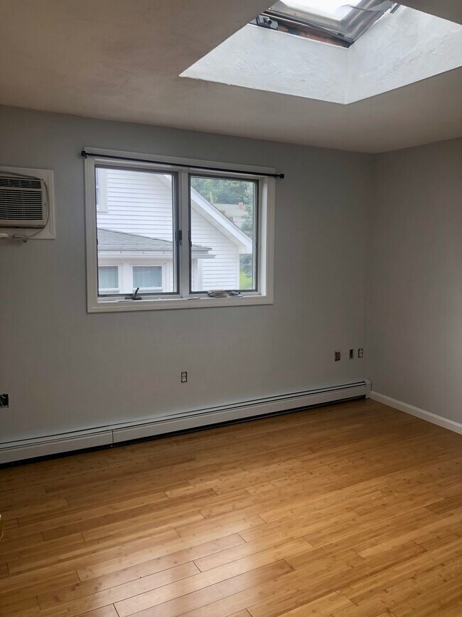 bed2 - 99 Highland Ave