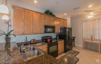 Building Photo - 9102 Chula Vista St