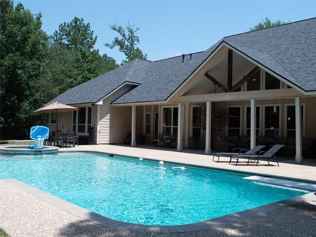 Foto del edificio - 427 Trace Way Dr