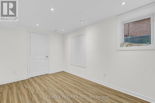 Building Photo - 81 Greenview Cir