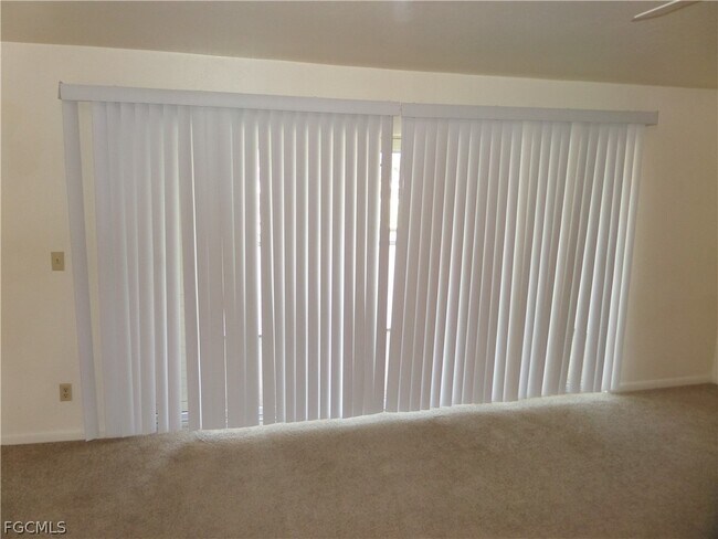 Foto del edificio - 3823 SE 11th Pl