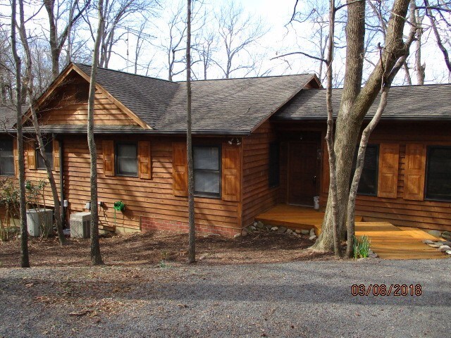 Foto del edificio - 13521 Luray Ave