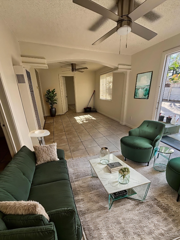 Photo - 1402 N Willowbrook Ave Apartment