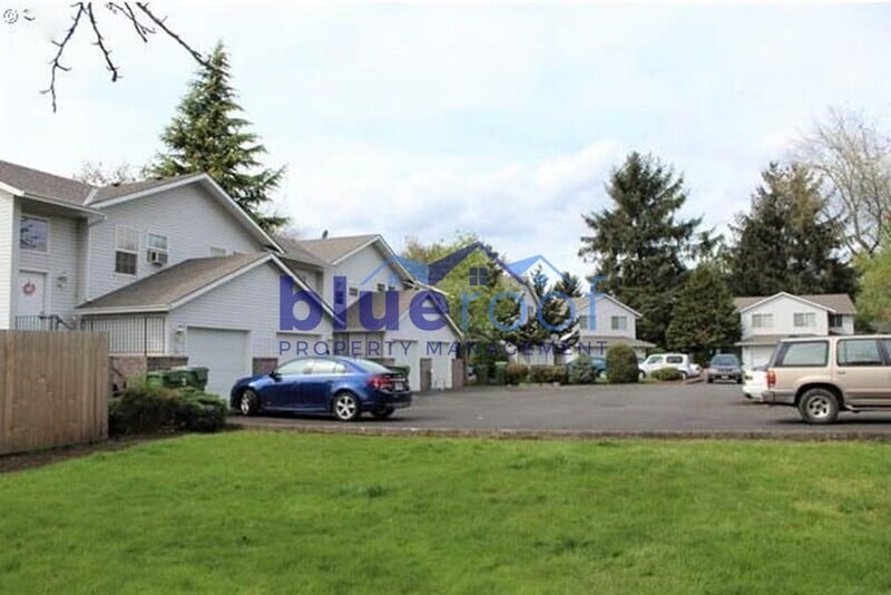 Foto principal - 615 N Elliott Road Unit C