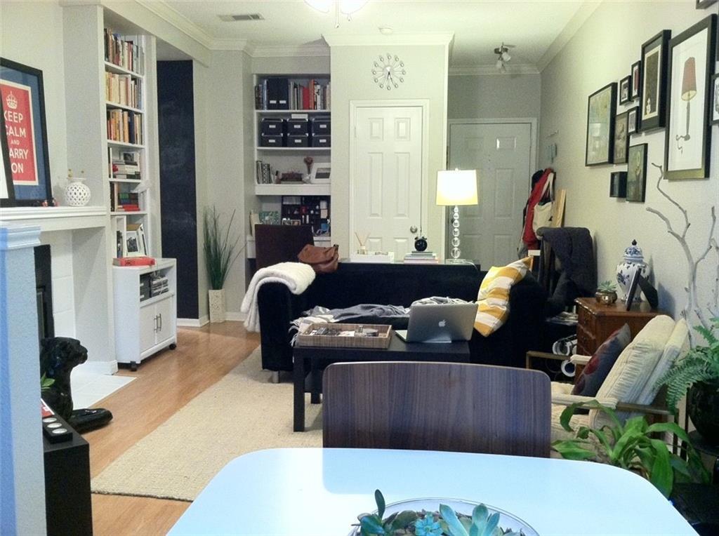 Foto principal - 3111 Tom Green St