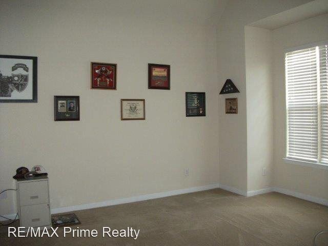 Building Photo - 5 br, 3.5 bath House - 52 Avery Drive