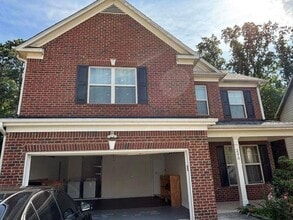 Building Photo - 2570 Trelipe Dr