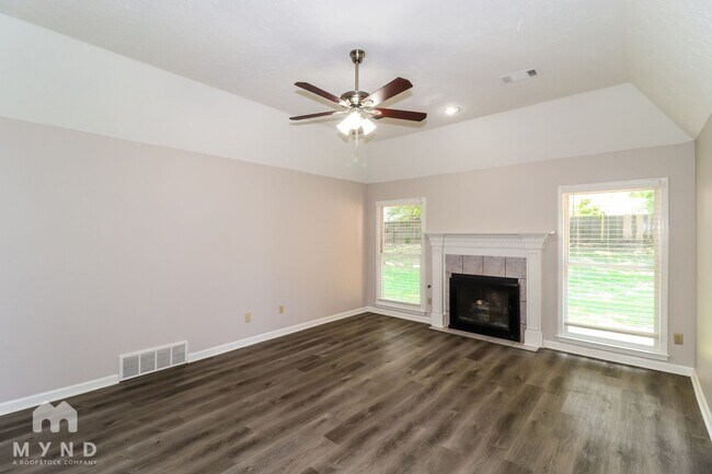 Building Photo - 8994 Fletcher Park Cir N