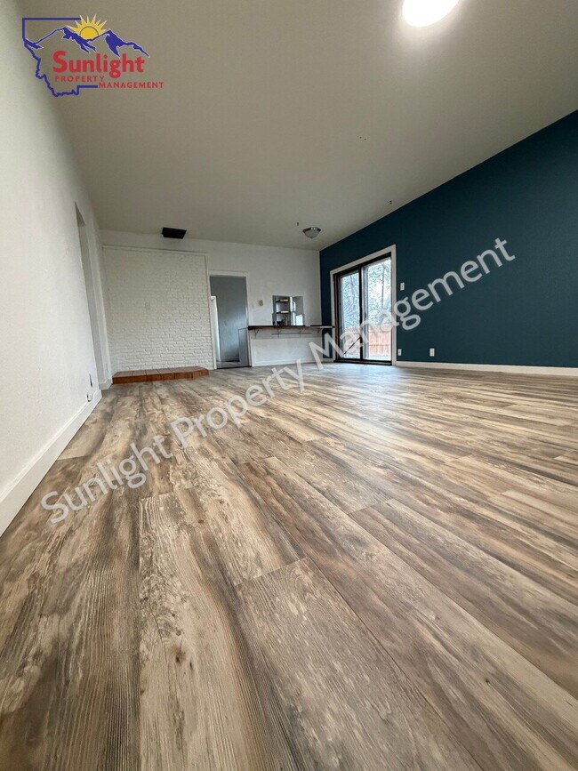 Foto del edificio - 3 Bed / 2 Bath Home with Bonus Room & Fenced Backyard