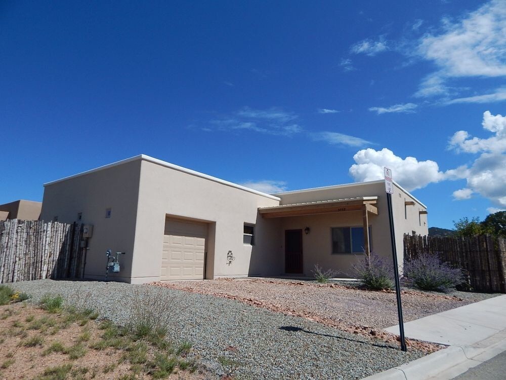 Primary Photo - 3759 Valmora Rd