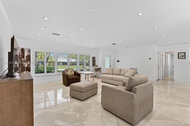 Foto del edificio - 2701 NW 107th Ave