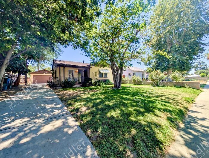 2 Bedroom 1 Bath and 2 Massive Yard in North San Bernardino - 2 Bedroom 1 Bath and 2 Massive Yard in North San Bernardino