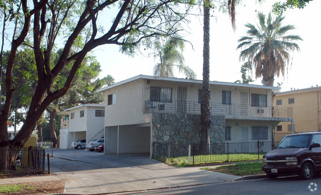 Building Photo - Loma Vista Apartments