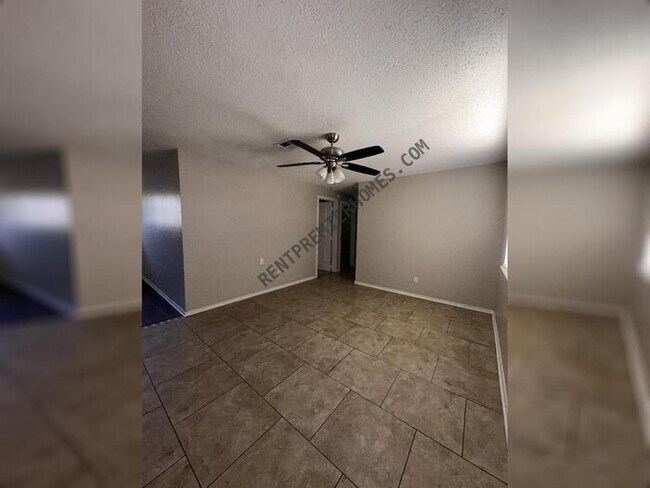 Foto del edificio - 3209 Cheek Pl