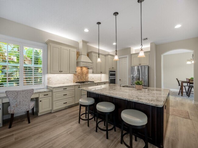 Building Photo - 932 Mill Creek Dr