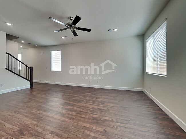 Foto del edificio - 8855 Brent Leaf Ave