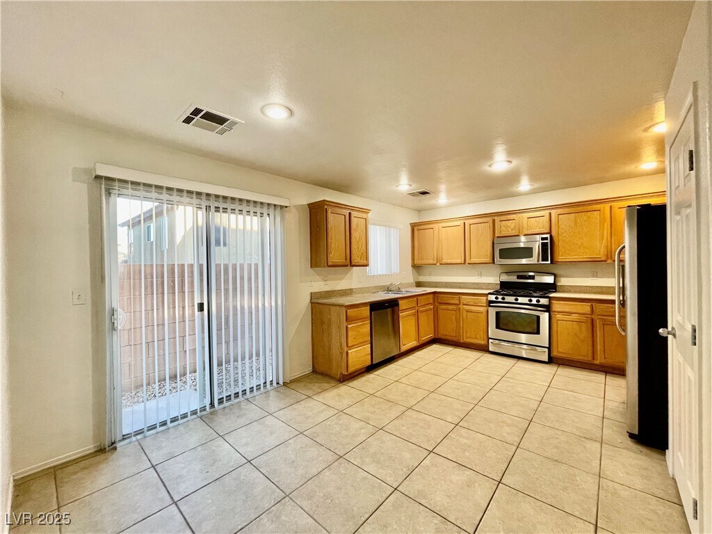 Foto principal - 11901 Fairfax Ridge St