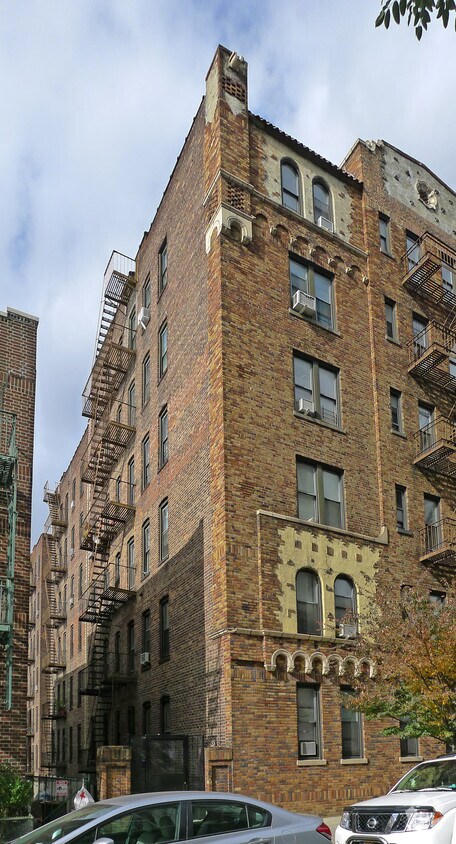 Foto del edificio - 45-56 47th Ave